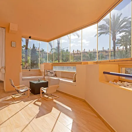 Spacious Four Bedroom In San Pedro アパート マルベーリャ