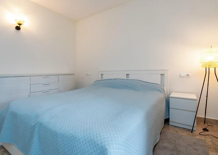 Spacious Four Bedroom In San Pedro 公寓 马尔韦利亚