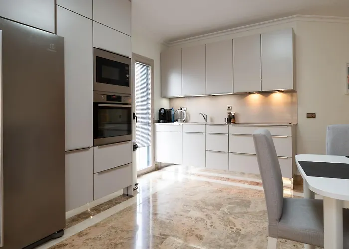 Spacious Four Bedroom In San Pedro *