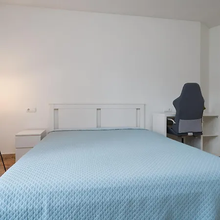 Spacious Four Bedroom In San Pedro Μαρμπέλλα