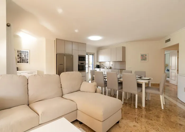 Spacious Four Bedroom In San Pedro