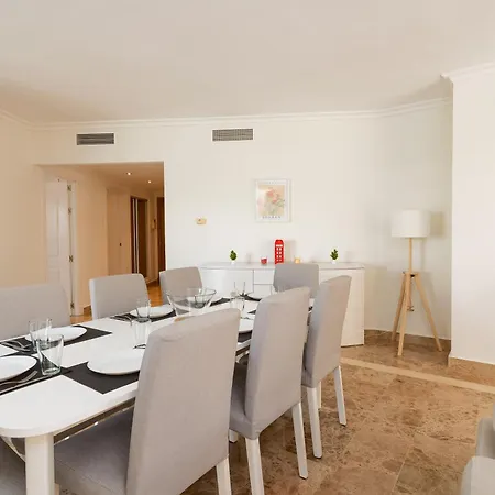 Spacious Four Bedroom In San Pedro Lägenhet Marbella