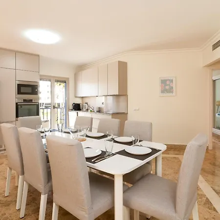Spacious Four Bedroom In San Pedro Lägenhet