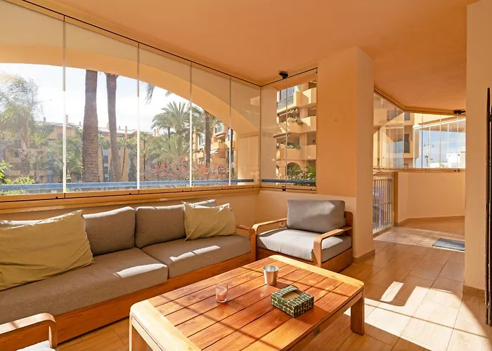 Lägenhet Spacious Four Bedroom In San Pedro Marbella
