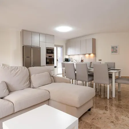 Spacious Four Bedroom In San Pedro Lejlighed